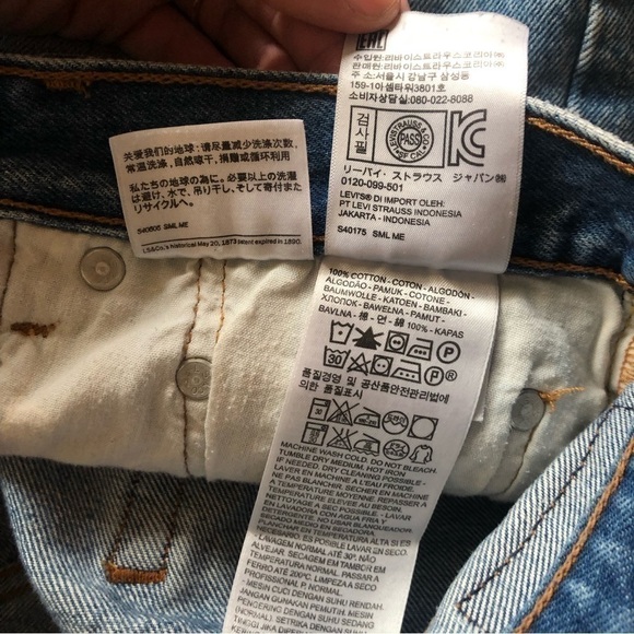 Levi’s 501 cut off denim button fly shorts size 28 - Picture 7 of 8